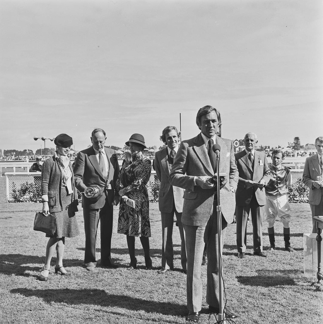 Andrew Peacock speaking at the 1974 Caulfield Cup